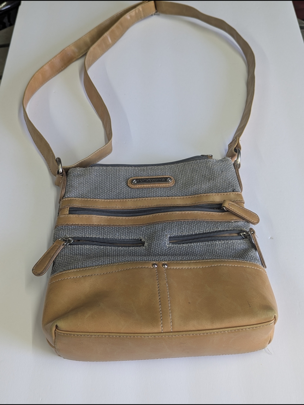 Stone Mountain Crossbody Bag Gray Canvas Tan Leather Trim Multi Pocket Adjustabl